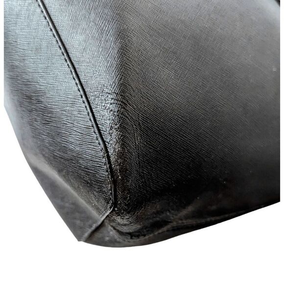 MICHAEL KORS Large Jet Set Tote in Black Saffiano Leather - Picture 10 of 15